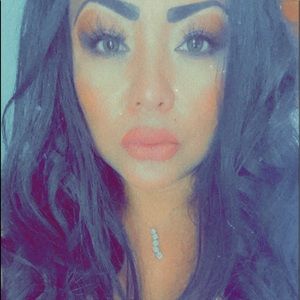 Meet your Posher, Perla